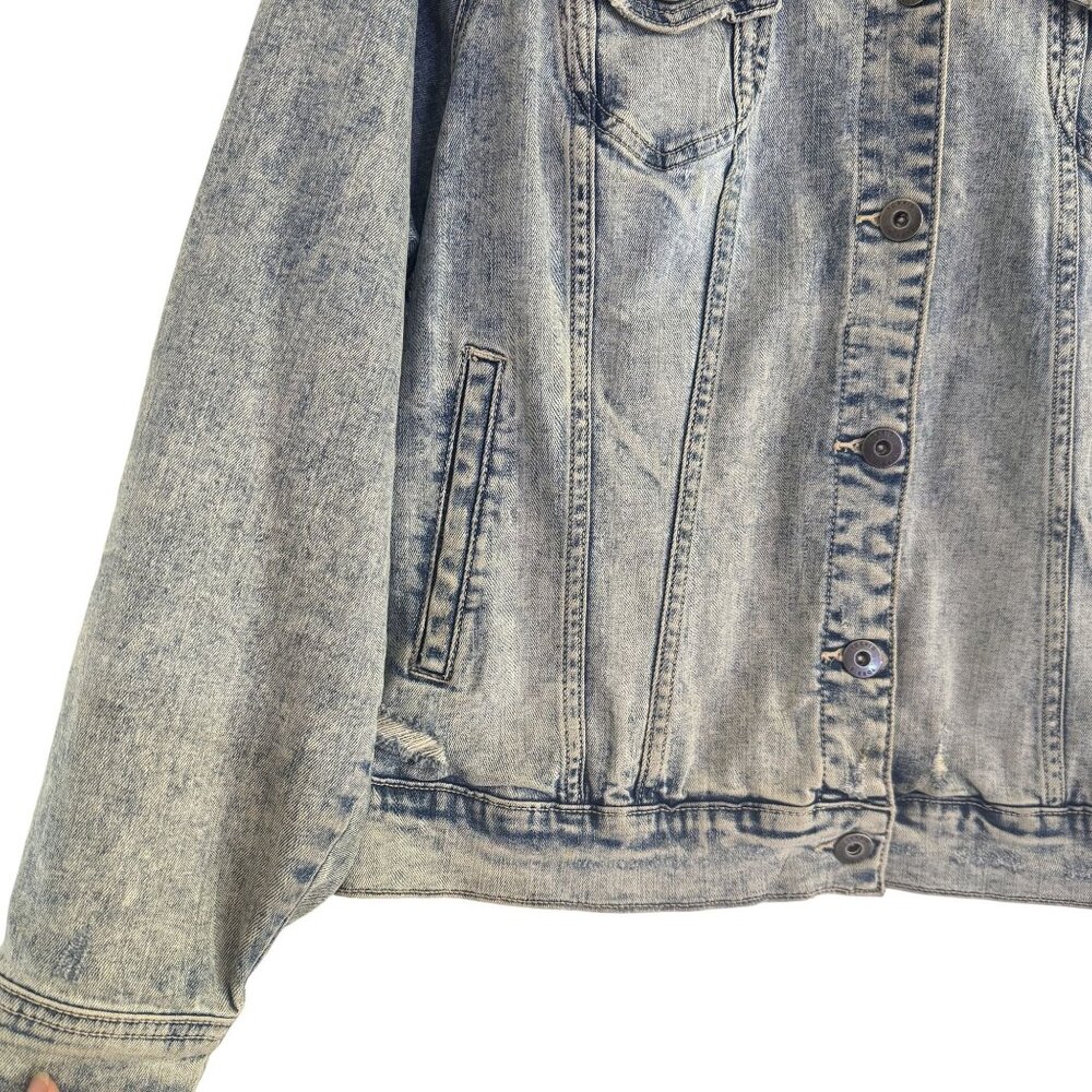 Torrid Destructed Denim Jean Jacket Womens Light Wash Trucker Distress Size 3X - Picture 4 of 11